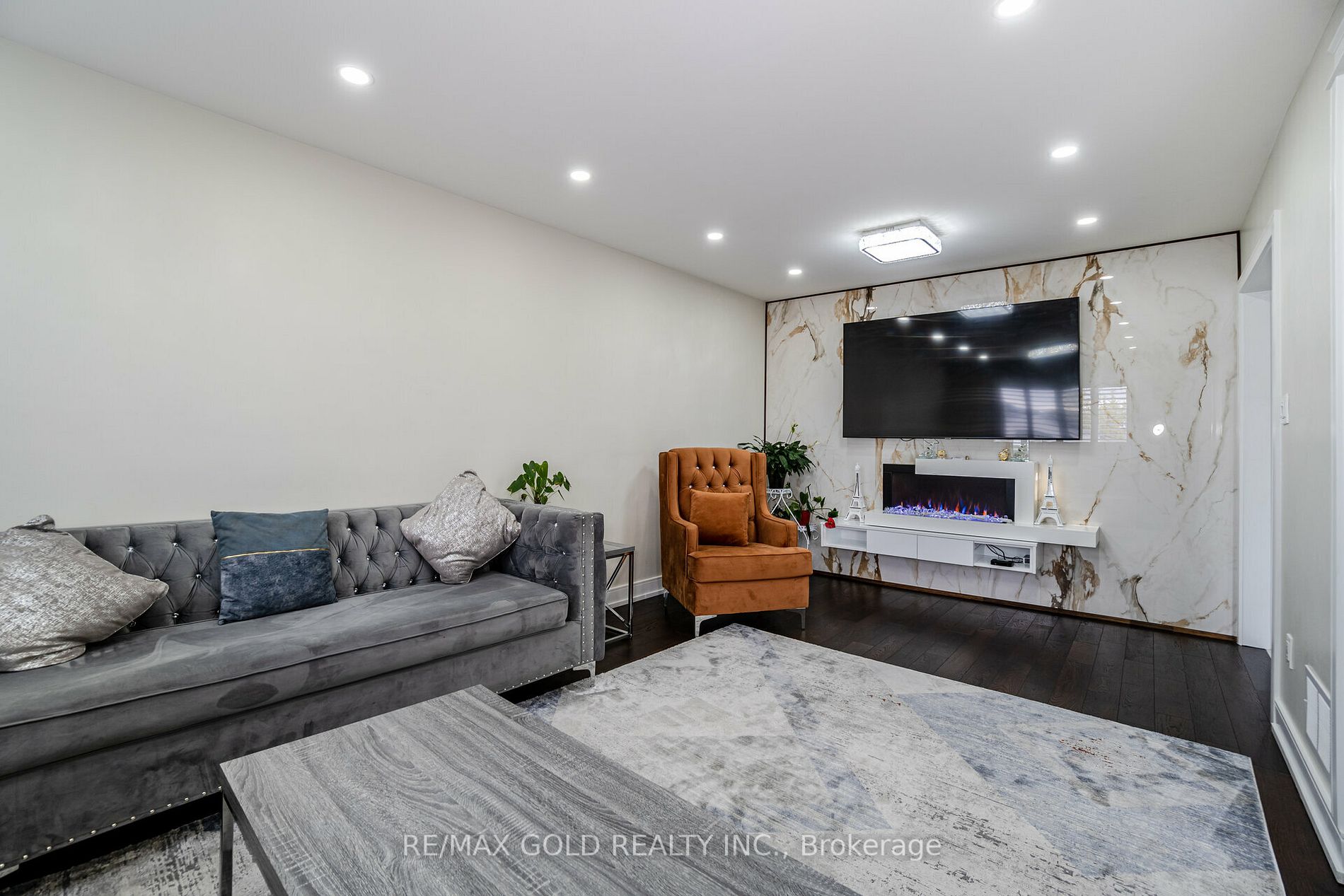 10 Giza Cres W
