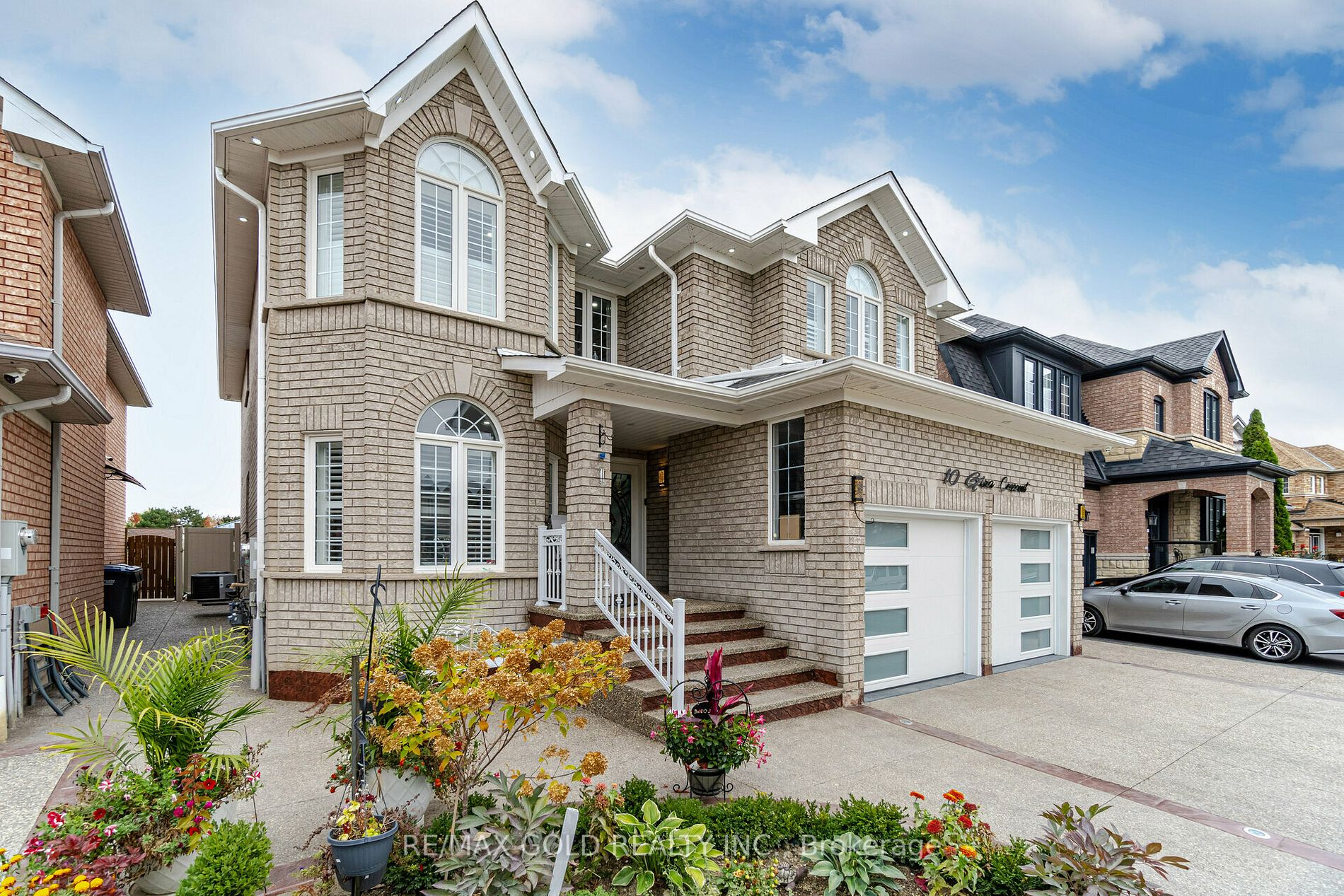 10 Giza Cres W