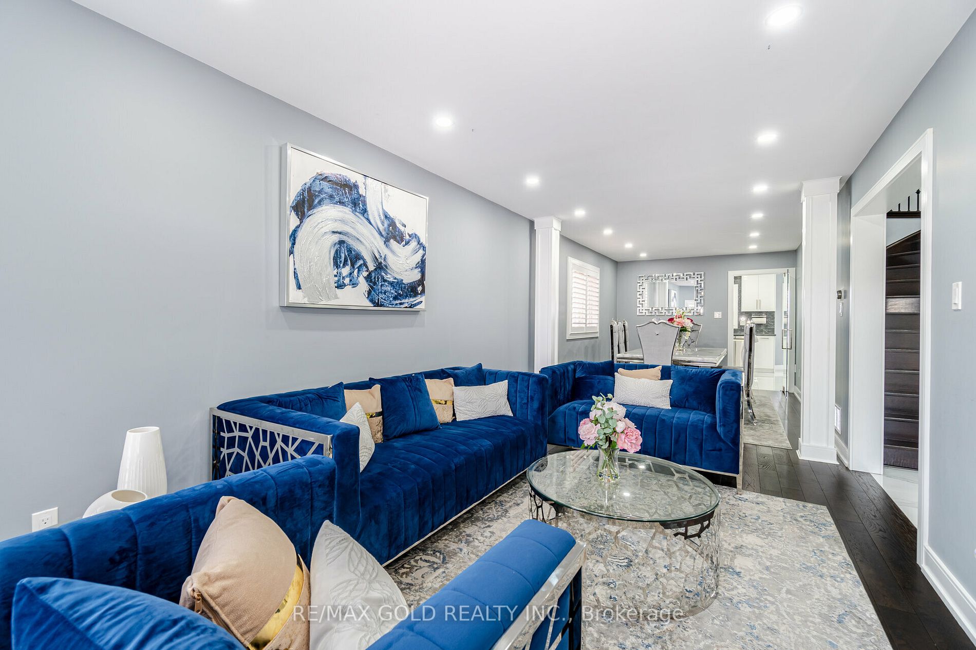 10 Giza Cres W