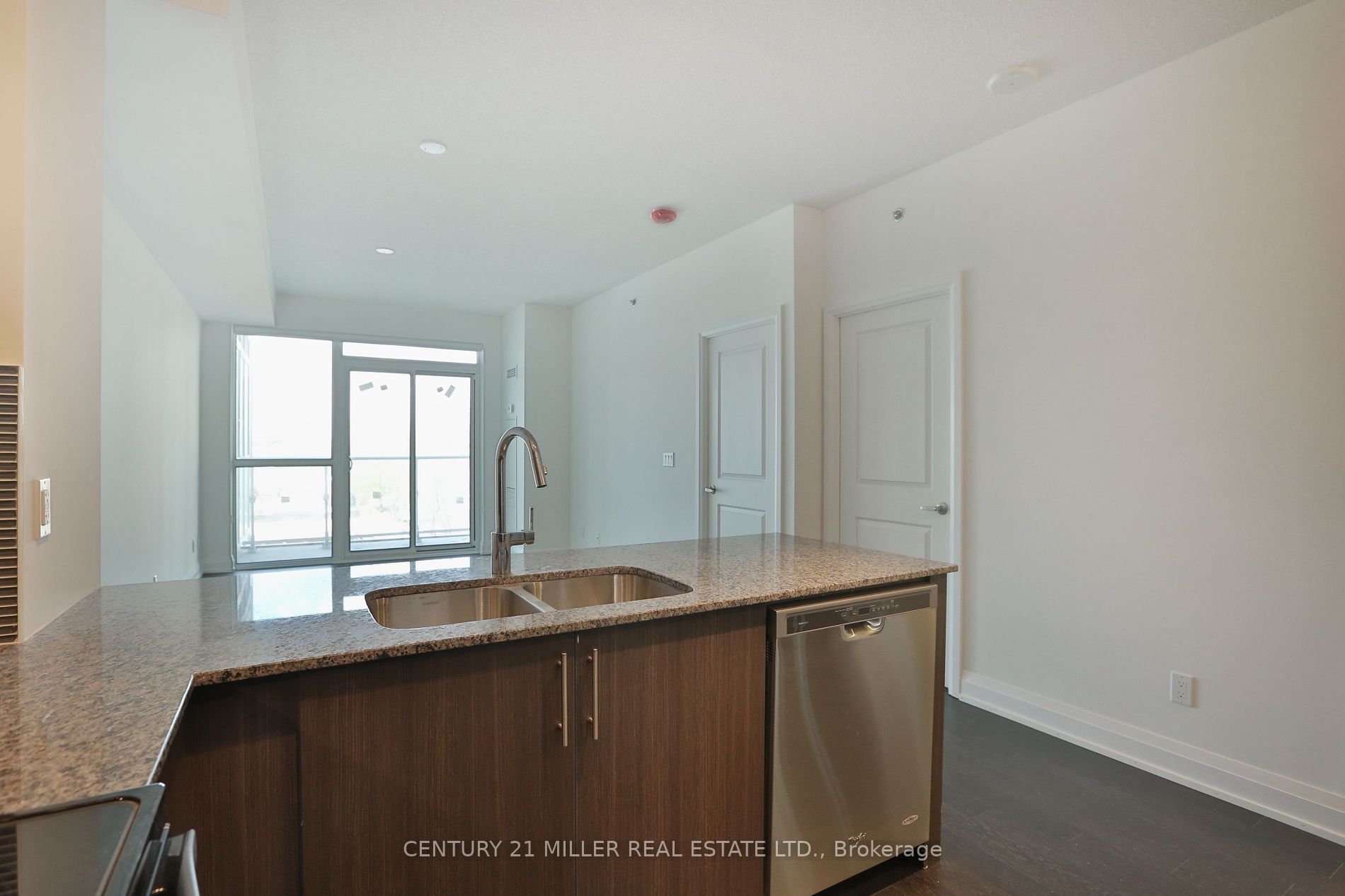 65 Speers Road, #404