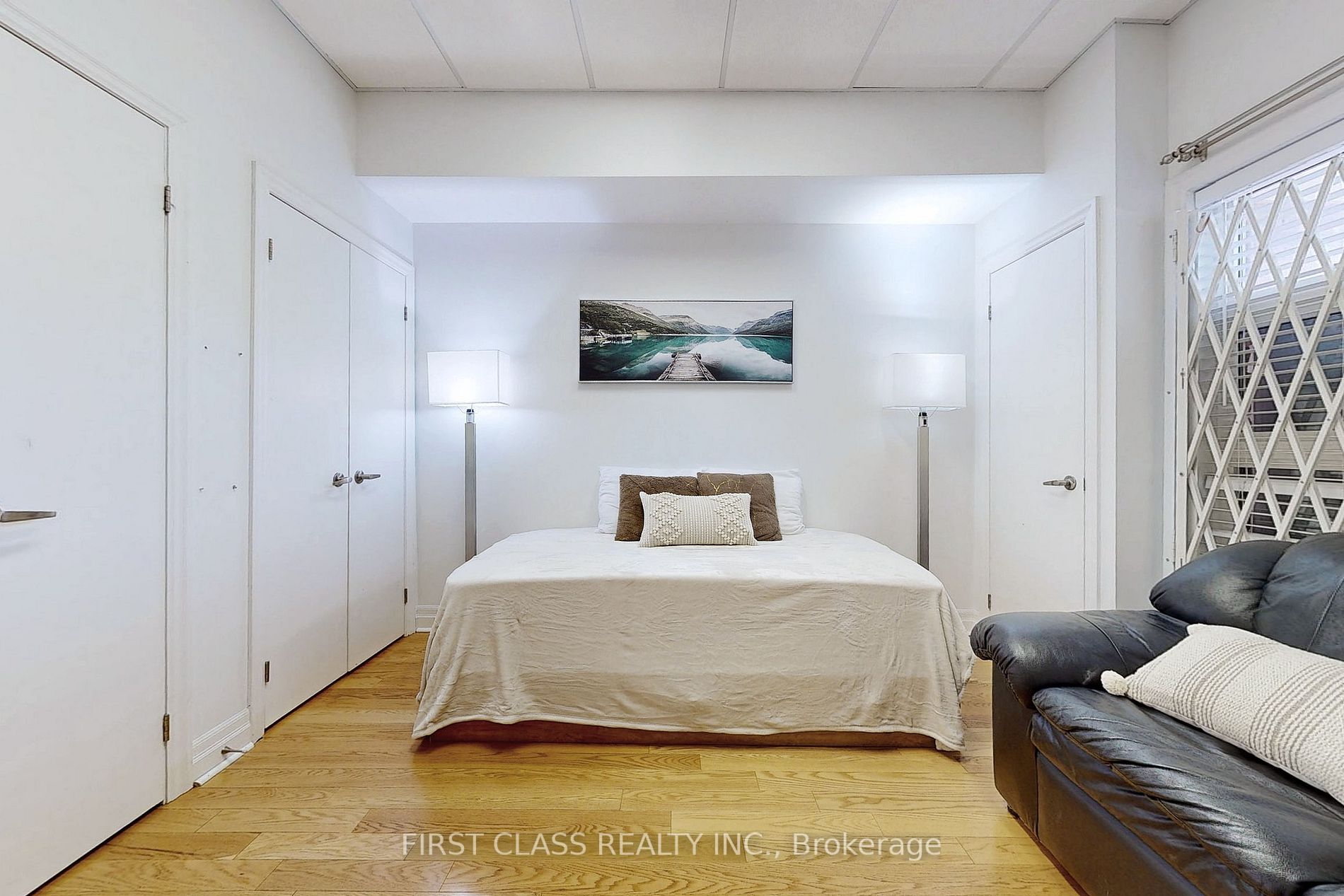 885 Lakeshore Rd E, #11
