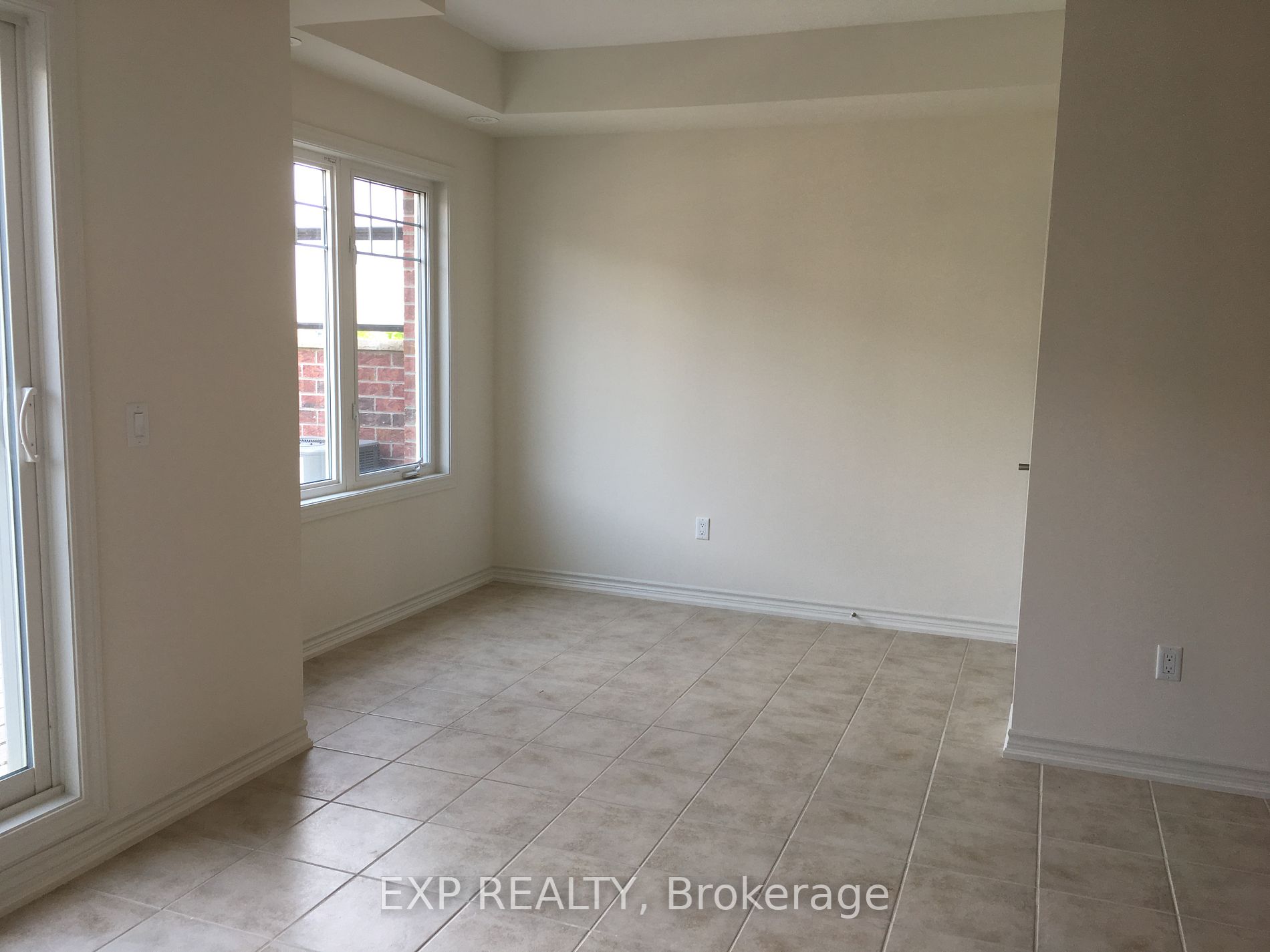40 Sky Harbour Dr, #Upper