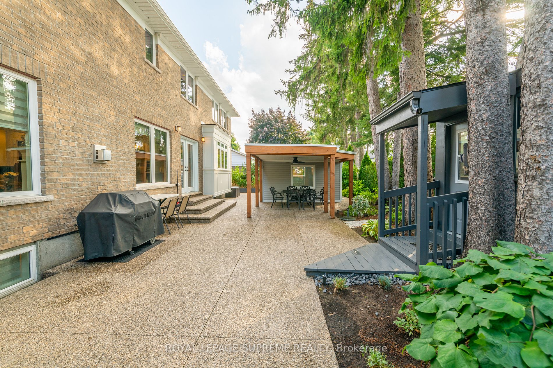 1193 Tisdale St