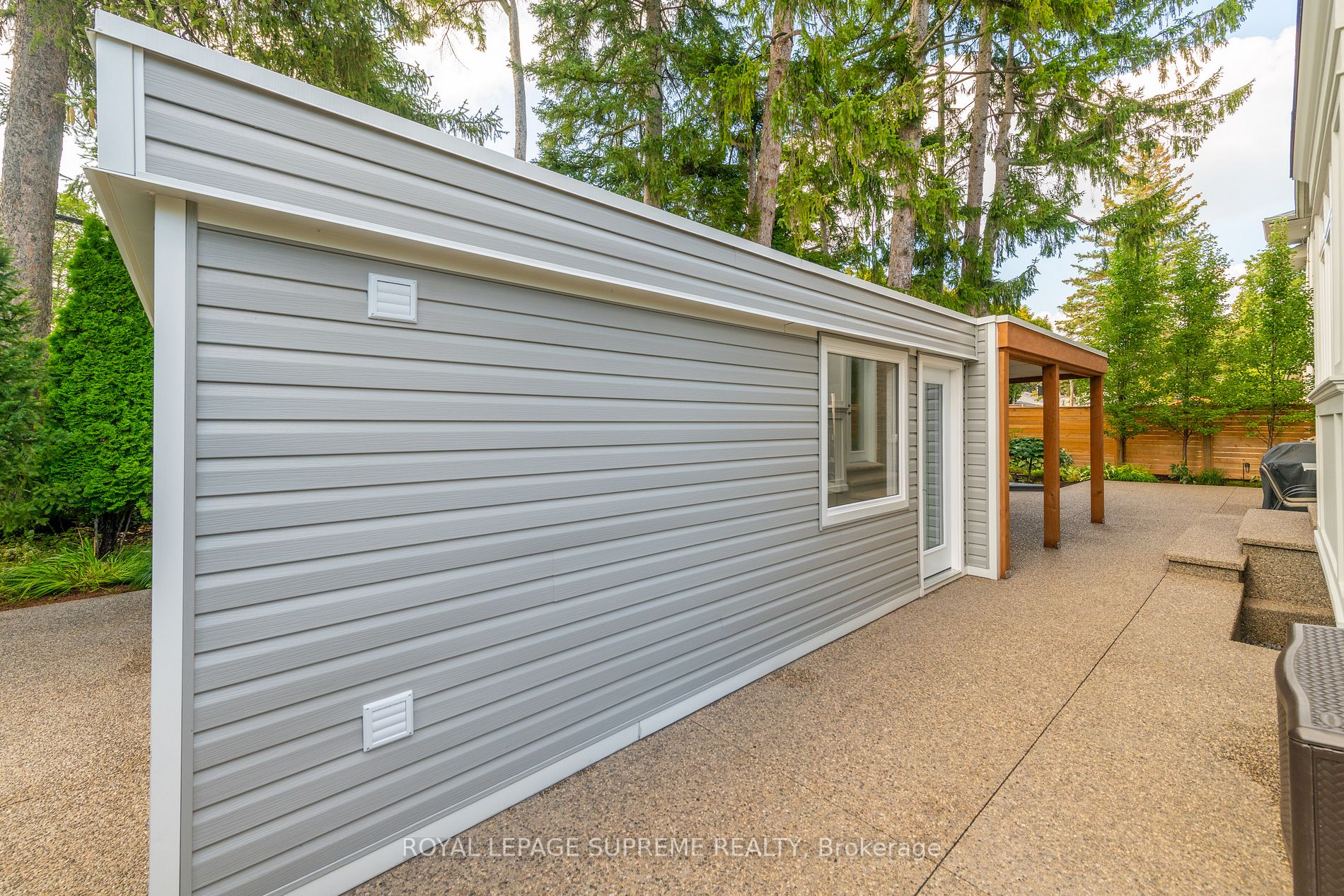 1193 Tisdale St