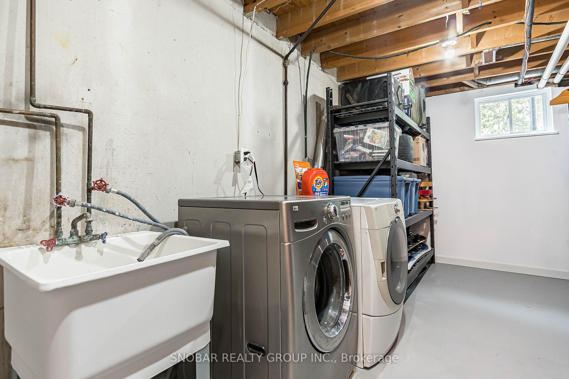 830 Eaglemount Cres