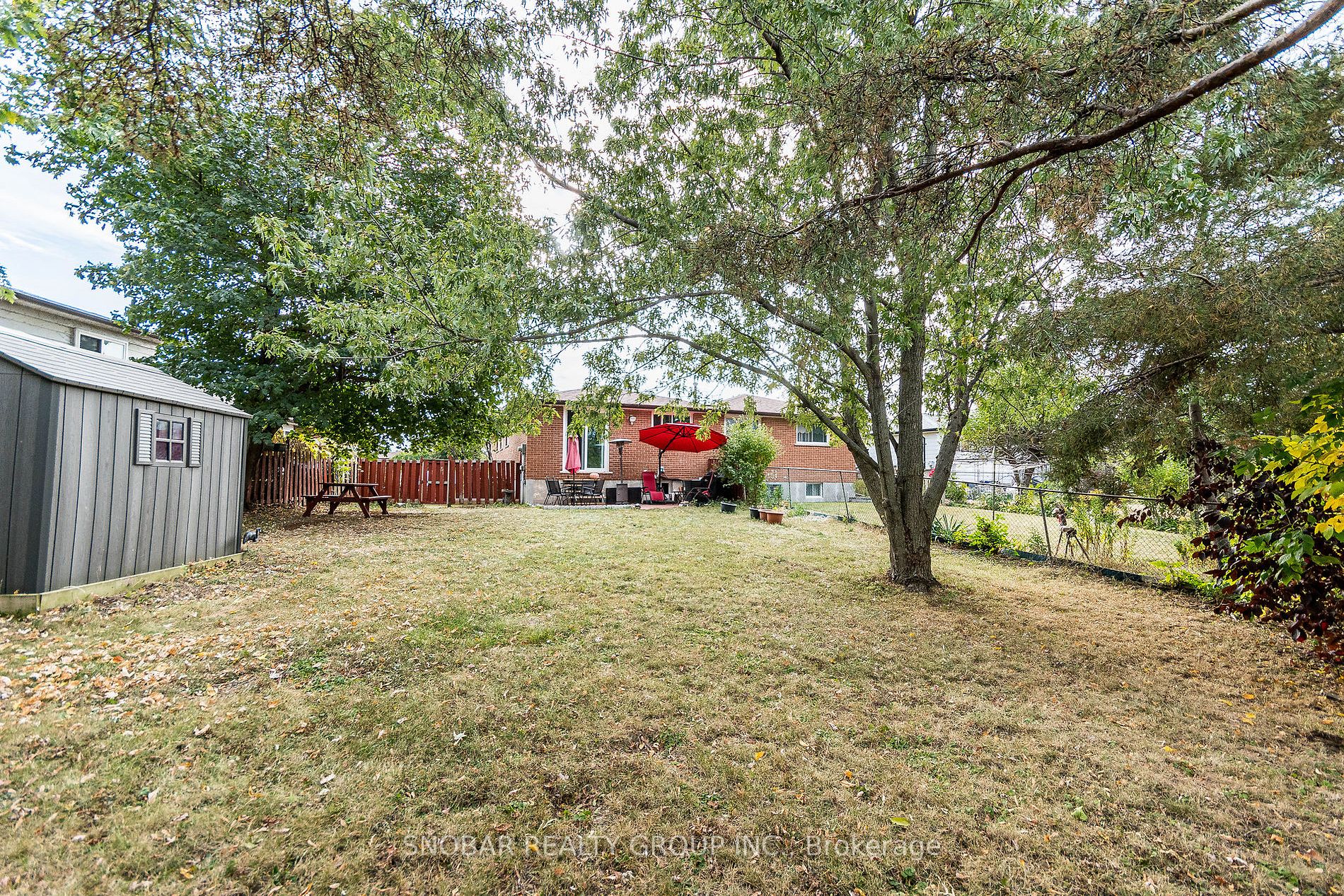 830 Eaglemount Cres