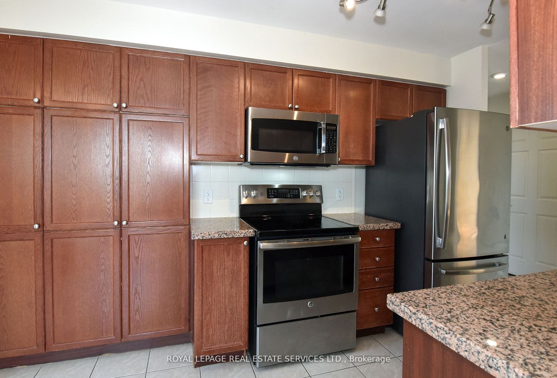 4889 Kimbermount Ave, #1408