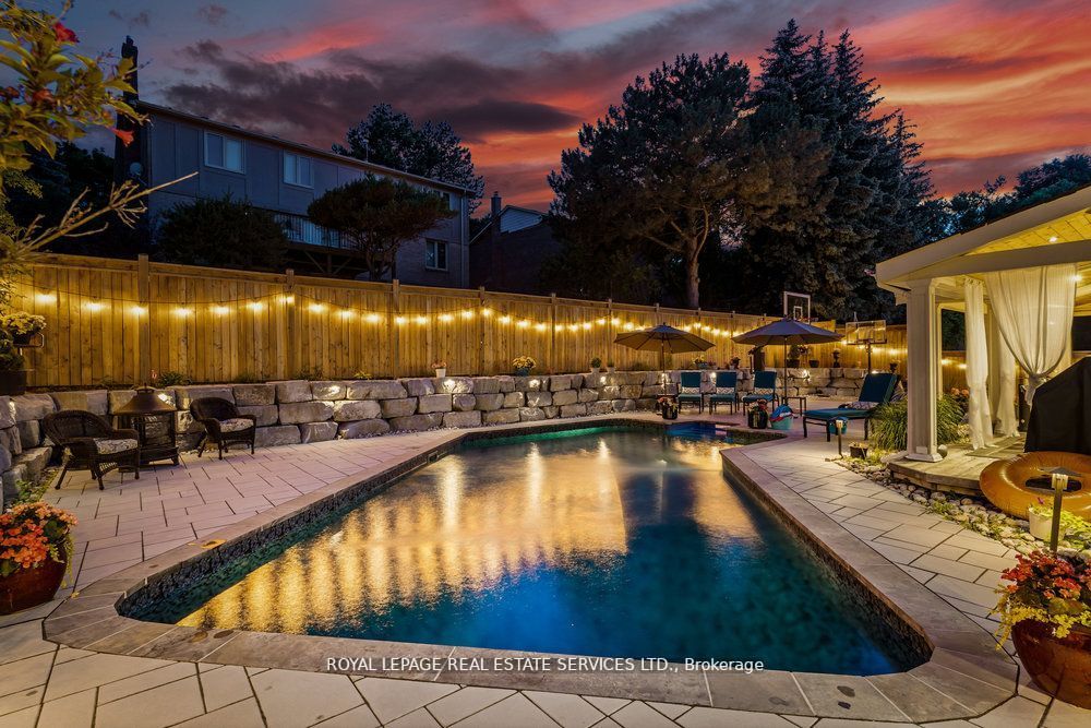 2498 Robin Dr