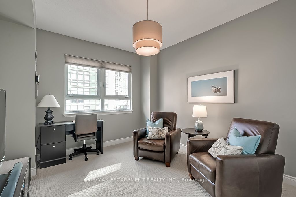399 Elizabeth Street, #411