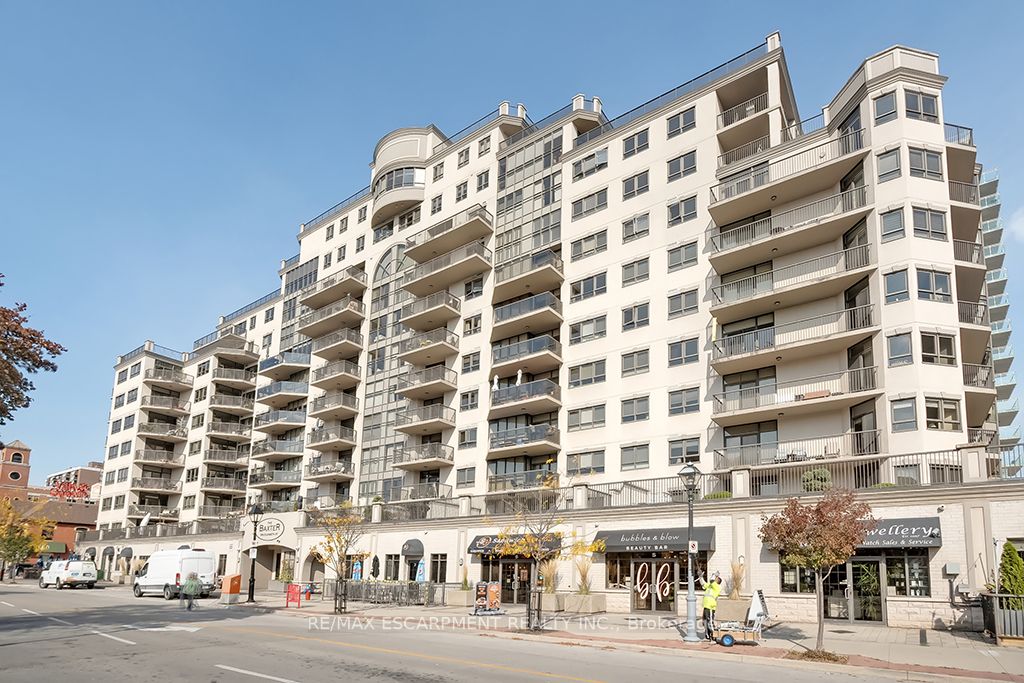 399 Elizabeth Street, #411