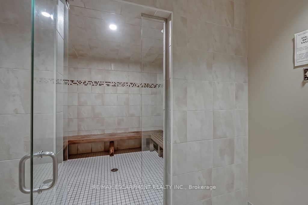 399 Elizabeth Street, #411