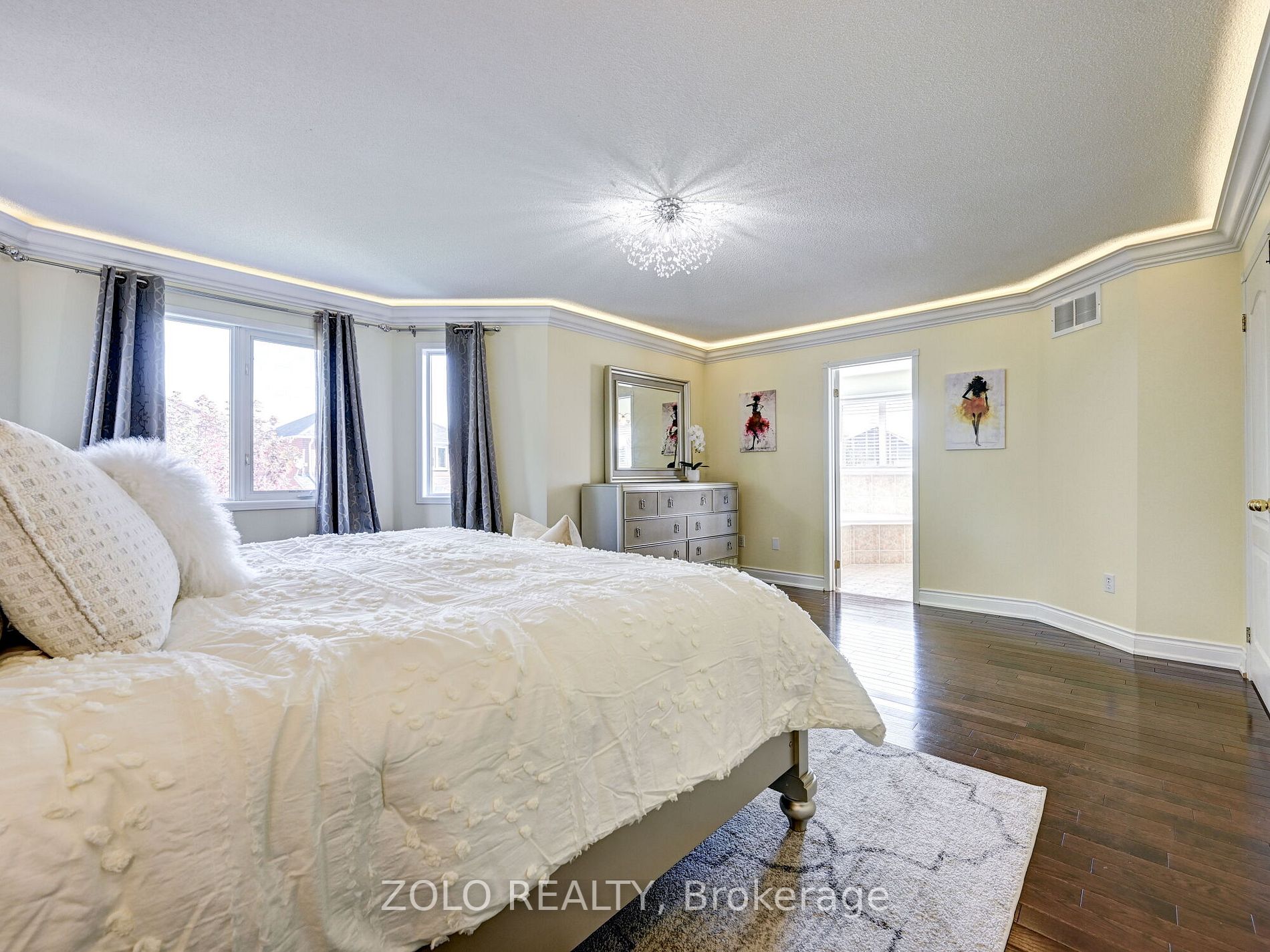 2375 East Gate Cres