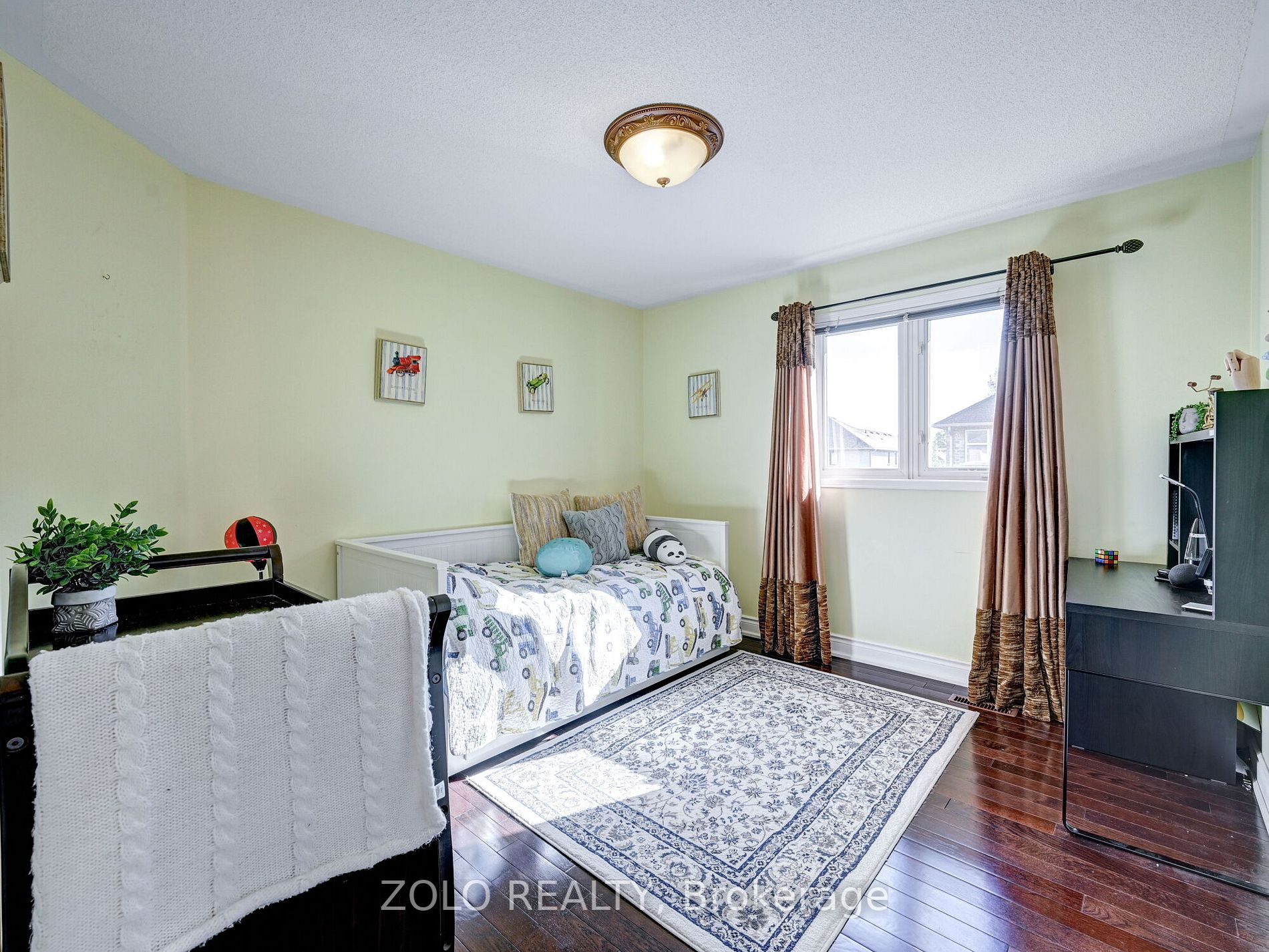 2375 East Gate Cres