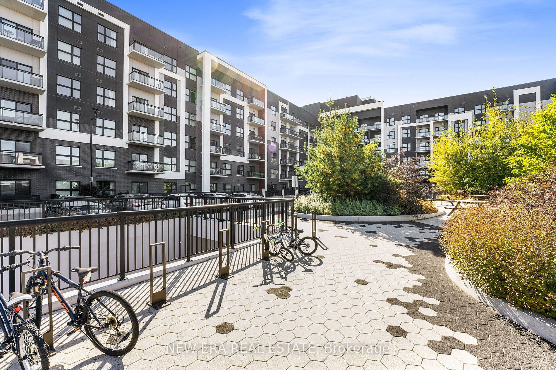 128 Grovewood Common, #408