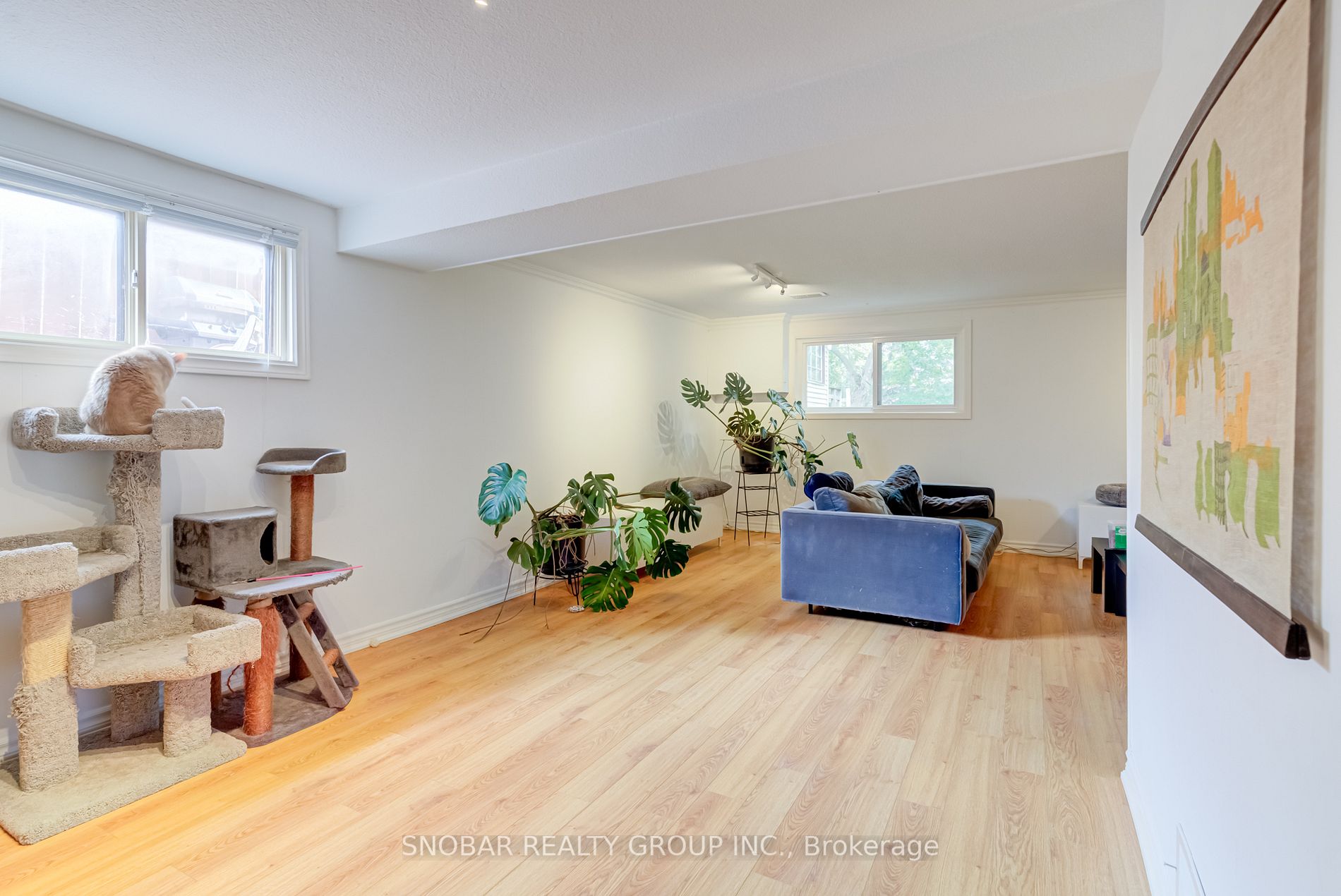 3424 Ellengale Dr