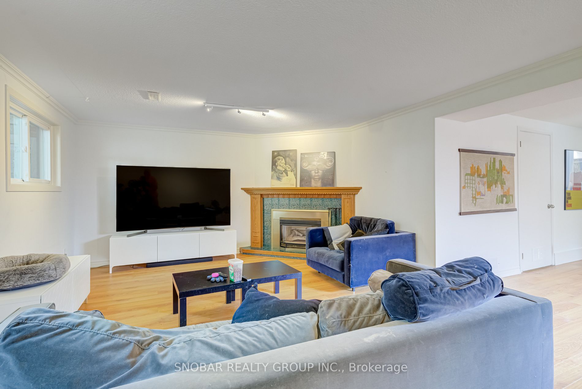 3424 Ellengale Dr
