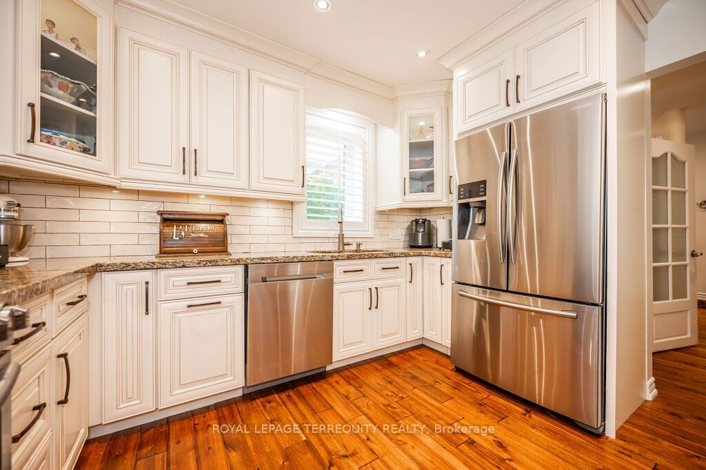 34 Queens Dr