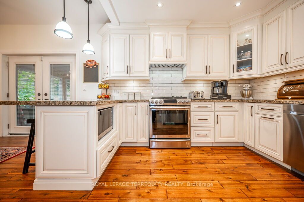34 Queens Dr