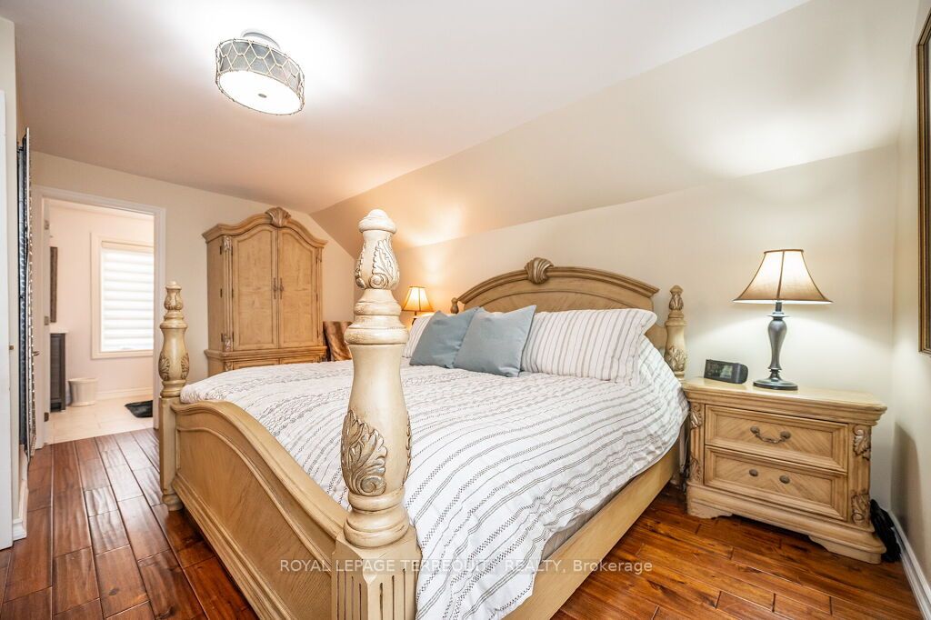 34 Queens Dr