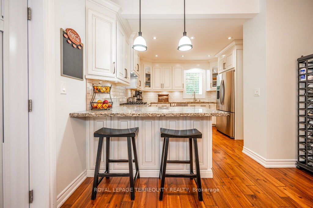 34 Queens Dr