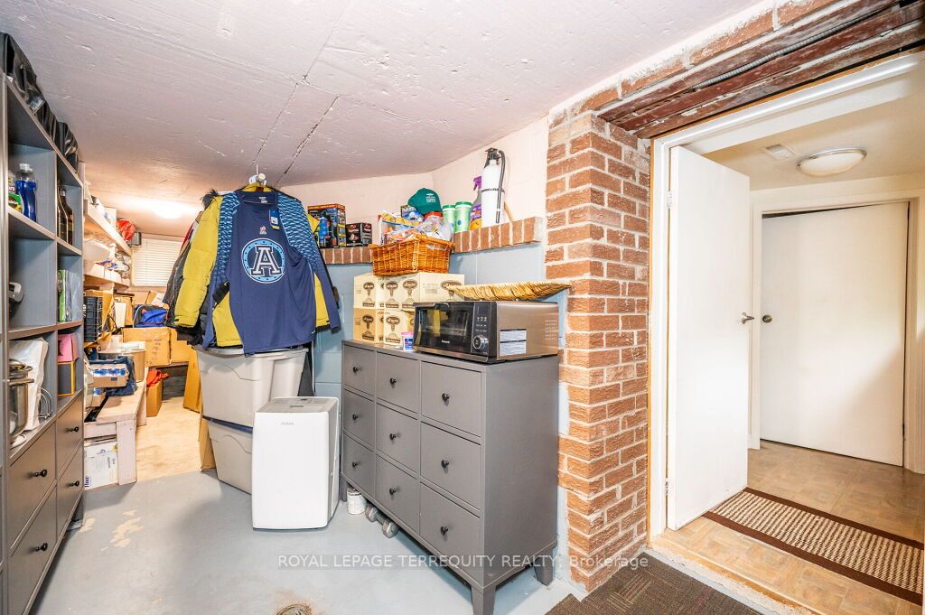 34 Queens Dr