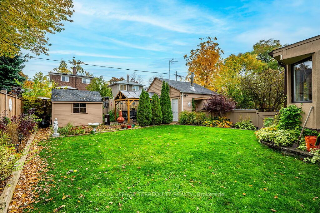34 Queens Dr