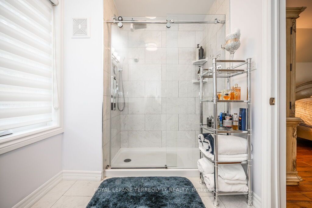 34 Queens Dr