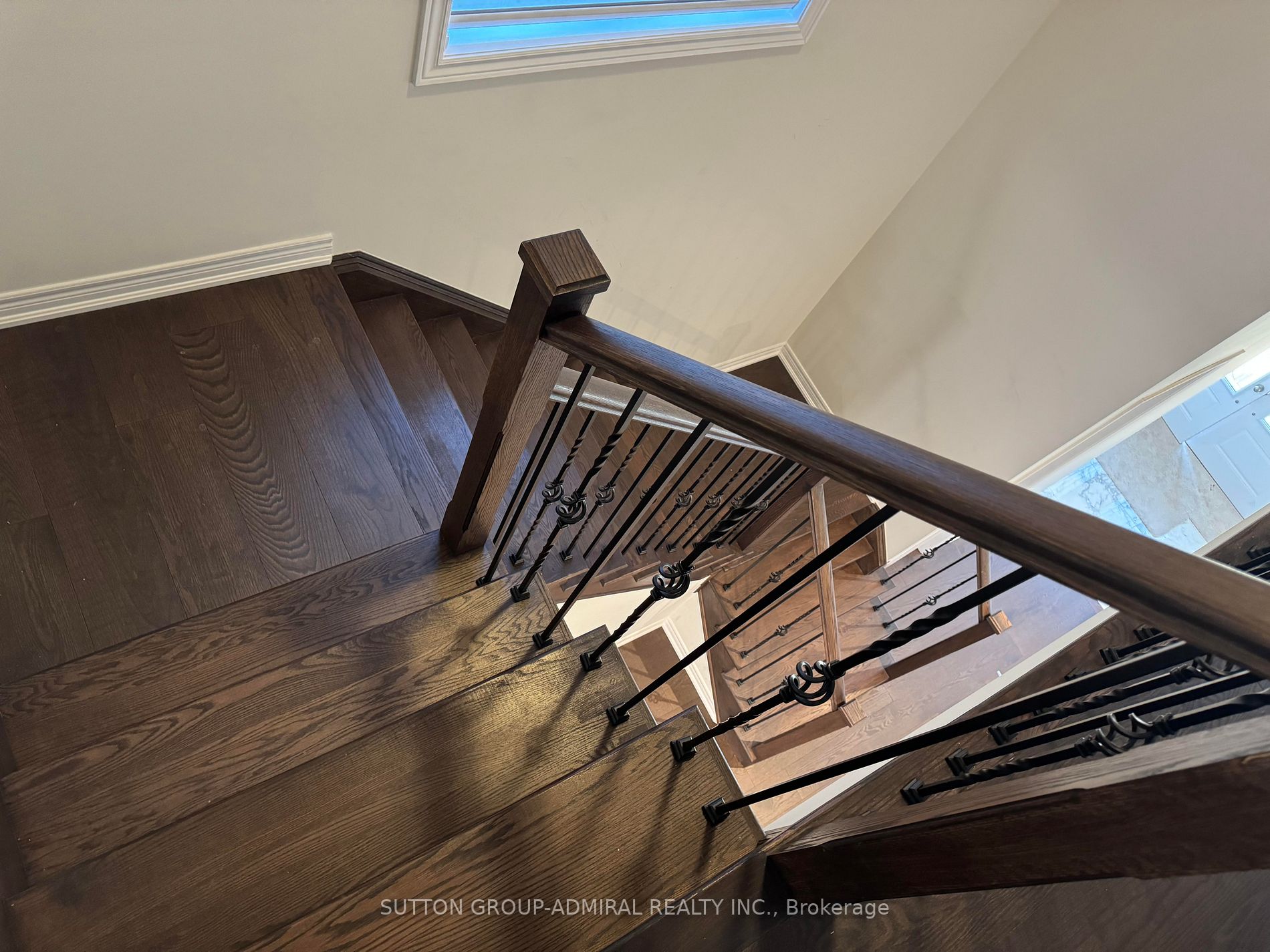 34 Carnegie Dr