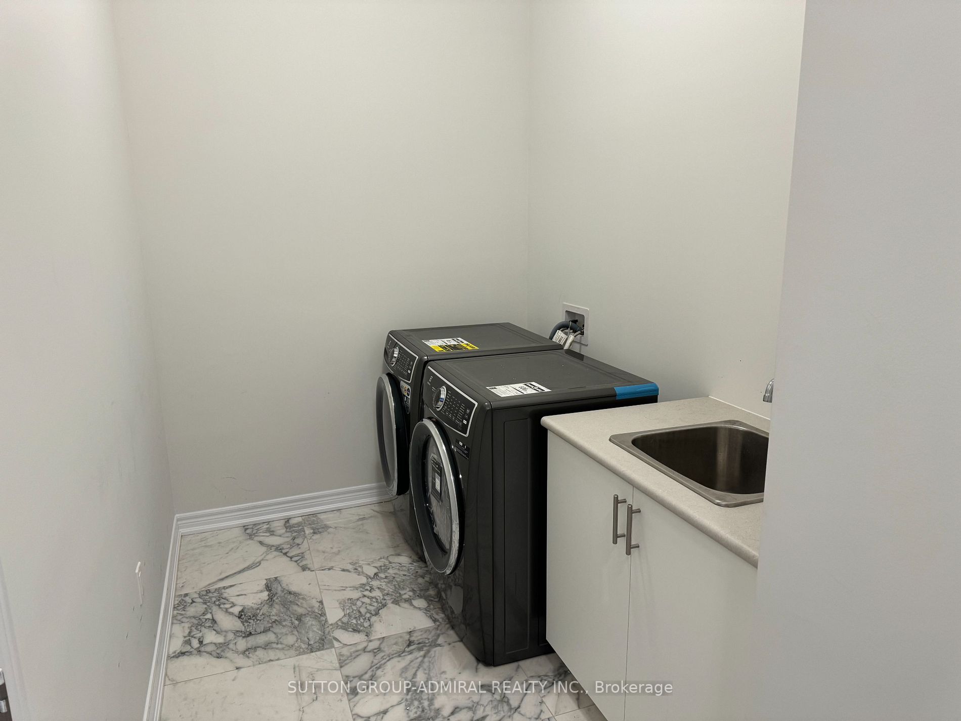 34 Carnegie Dr