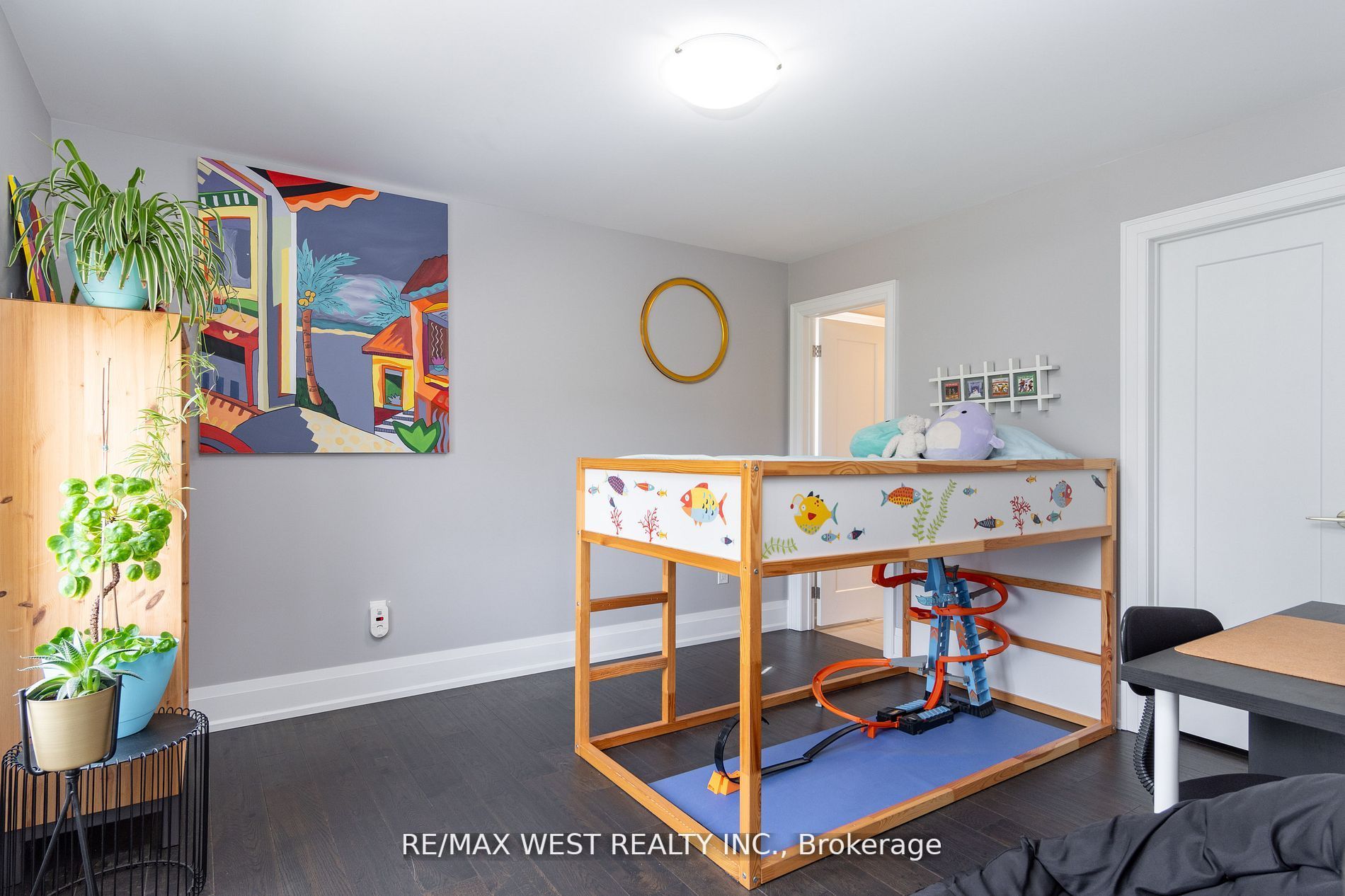 1 Rowan Ave
