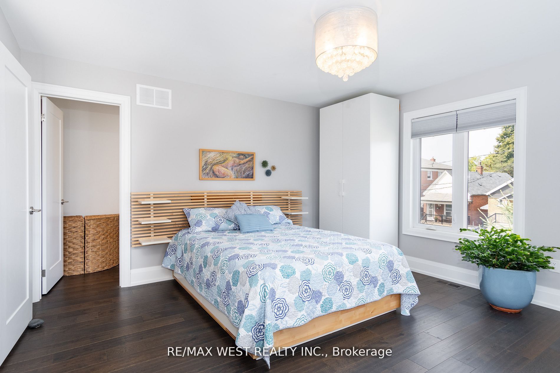 1 Rowan Ave