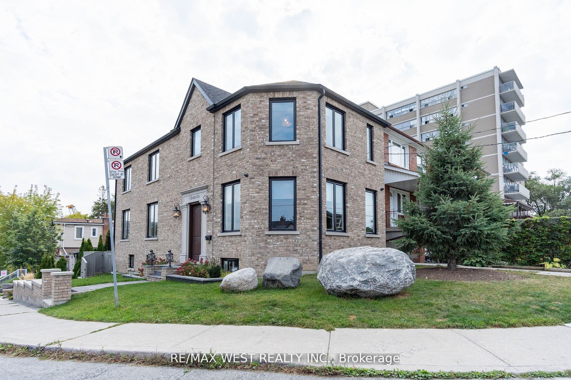 1 Rowan Ave