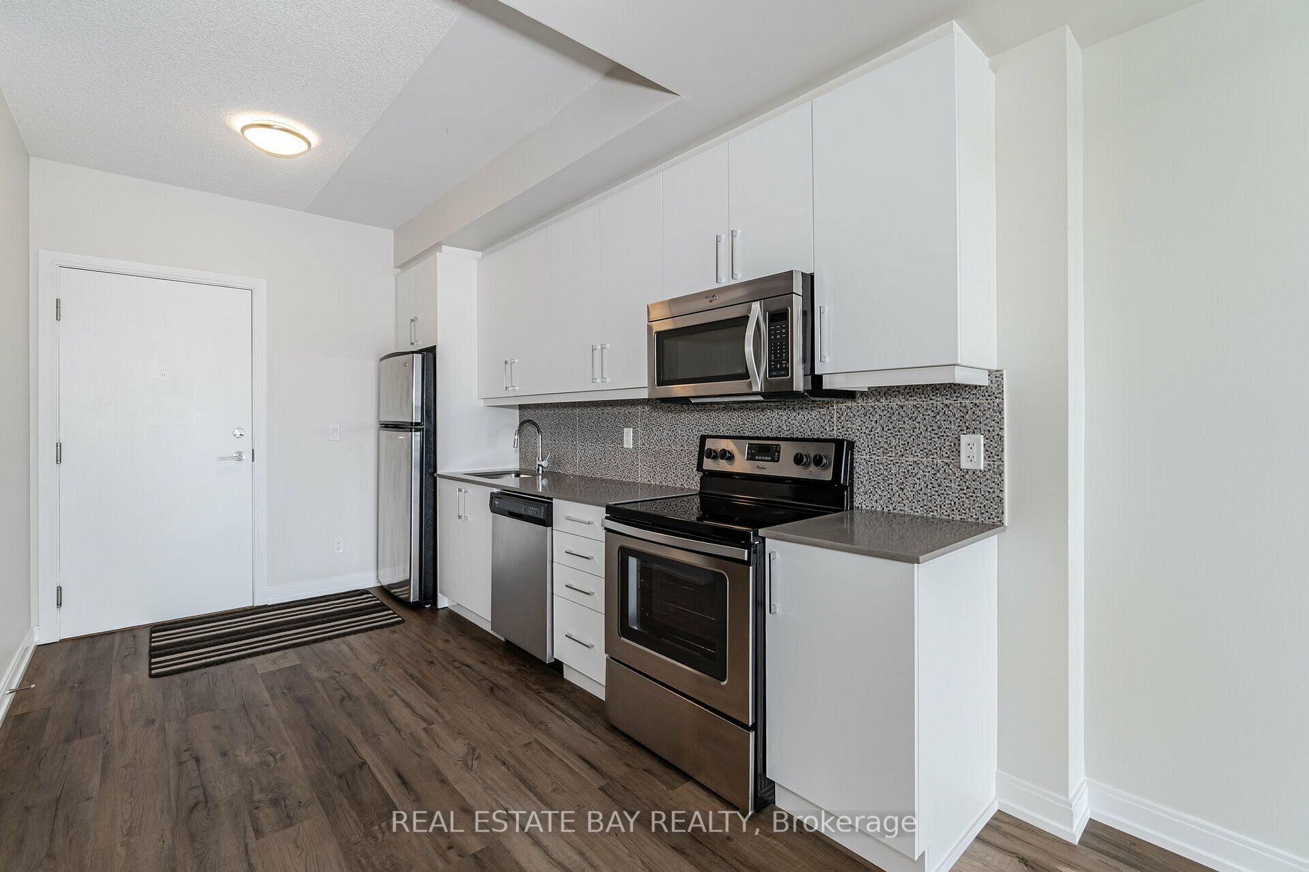 760 The Queensway, #504