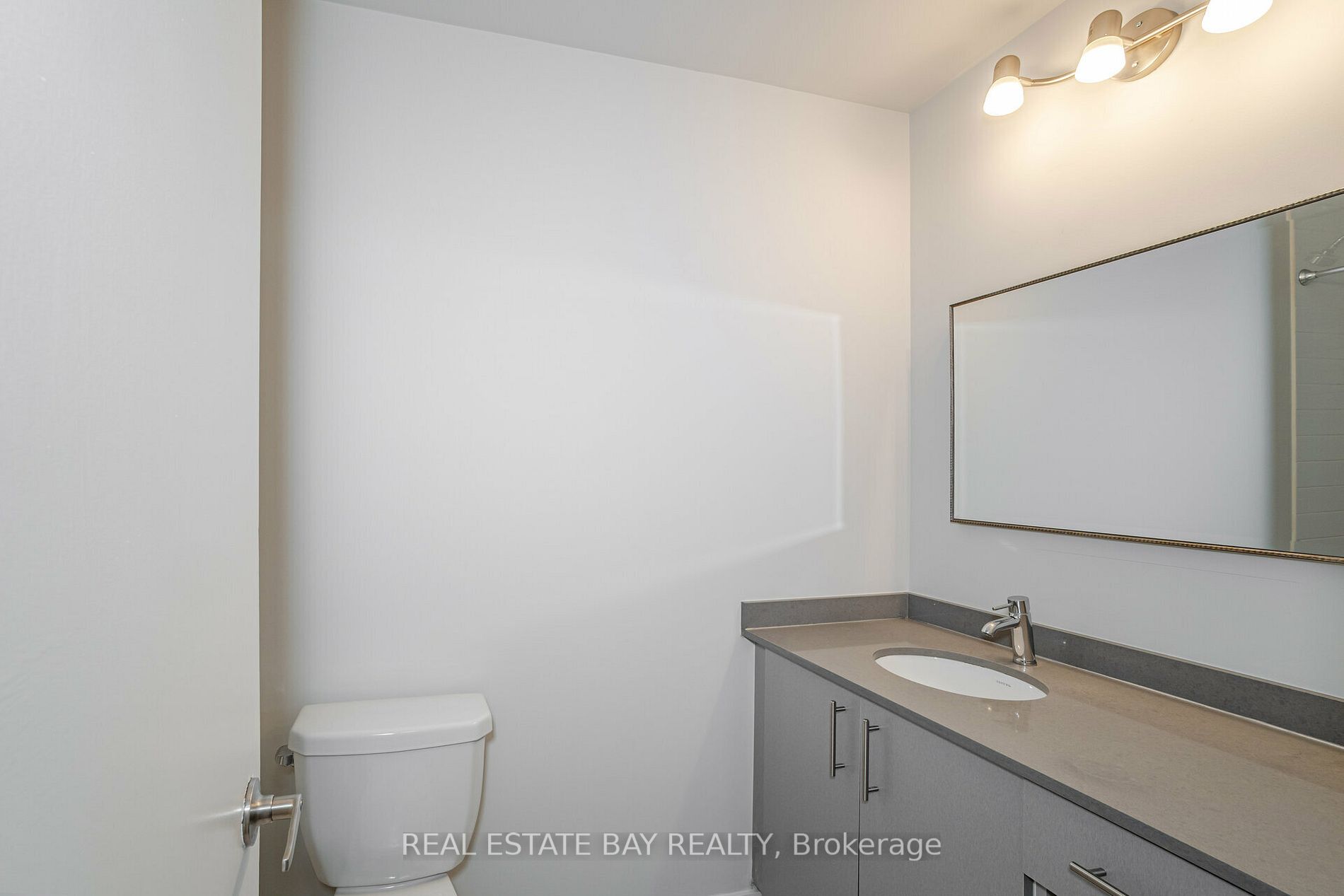 760 The Queensway, #504