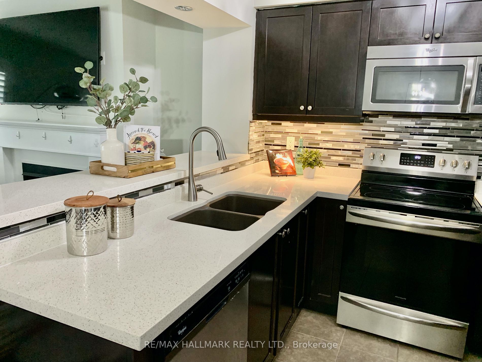 59 Metro Cres