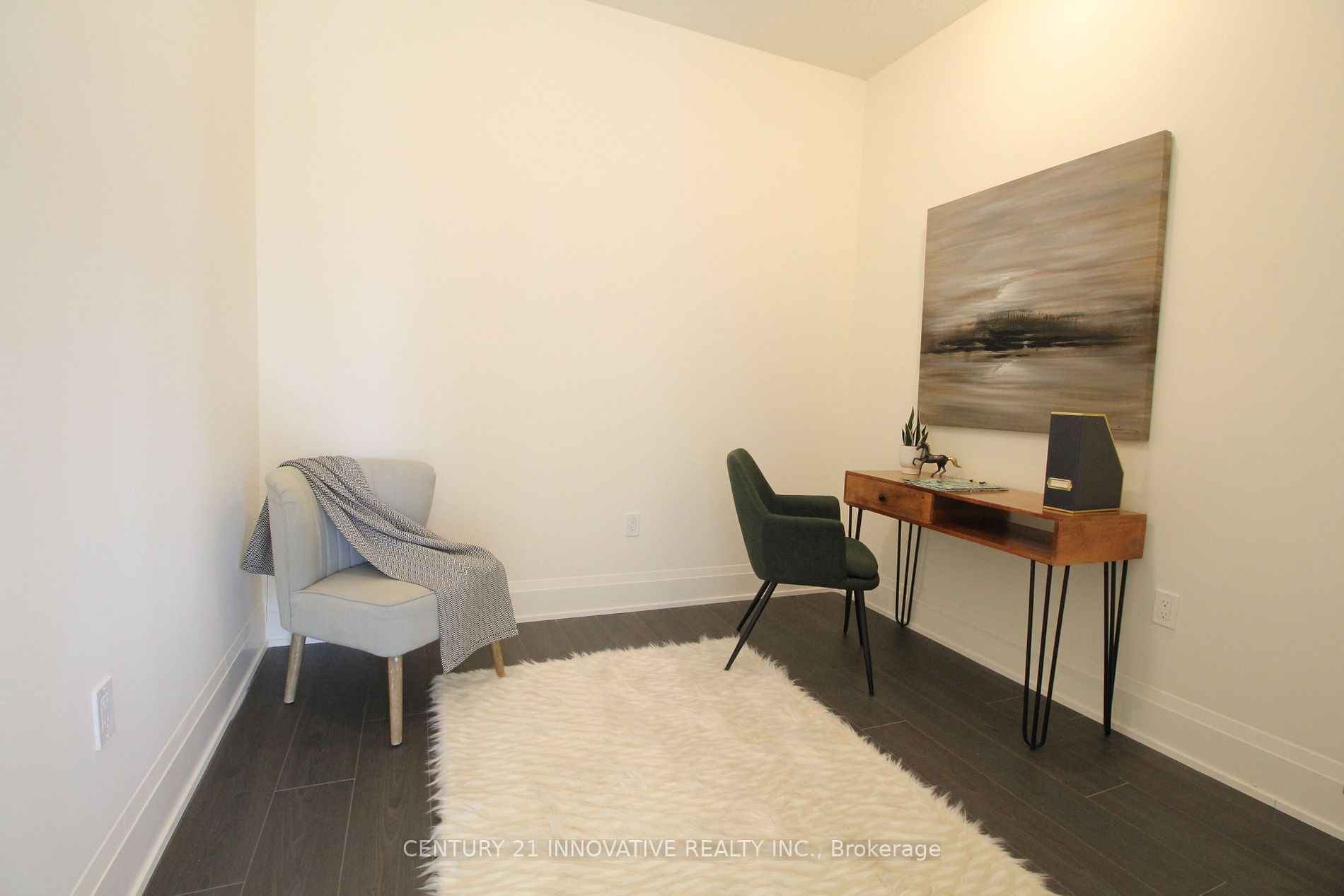 509 Dundas St W, #102