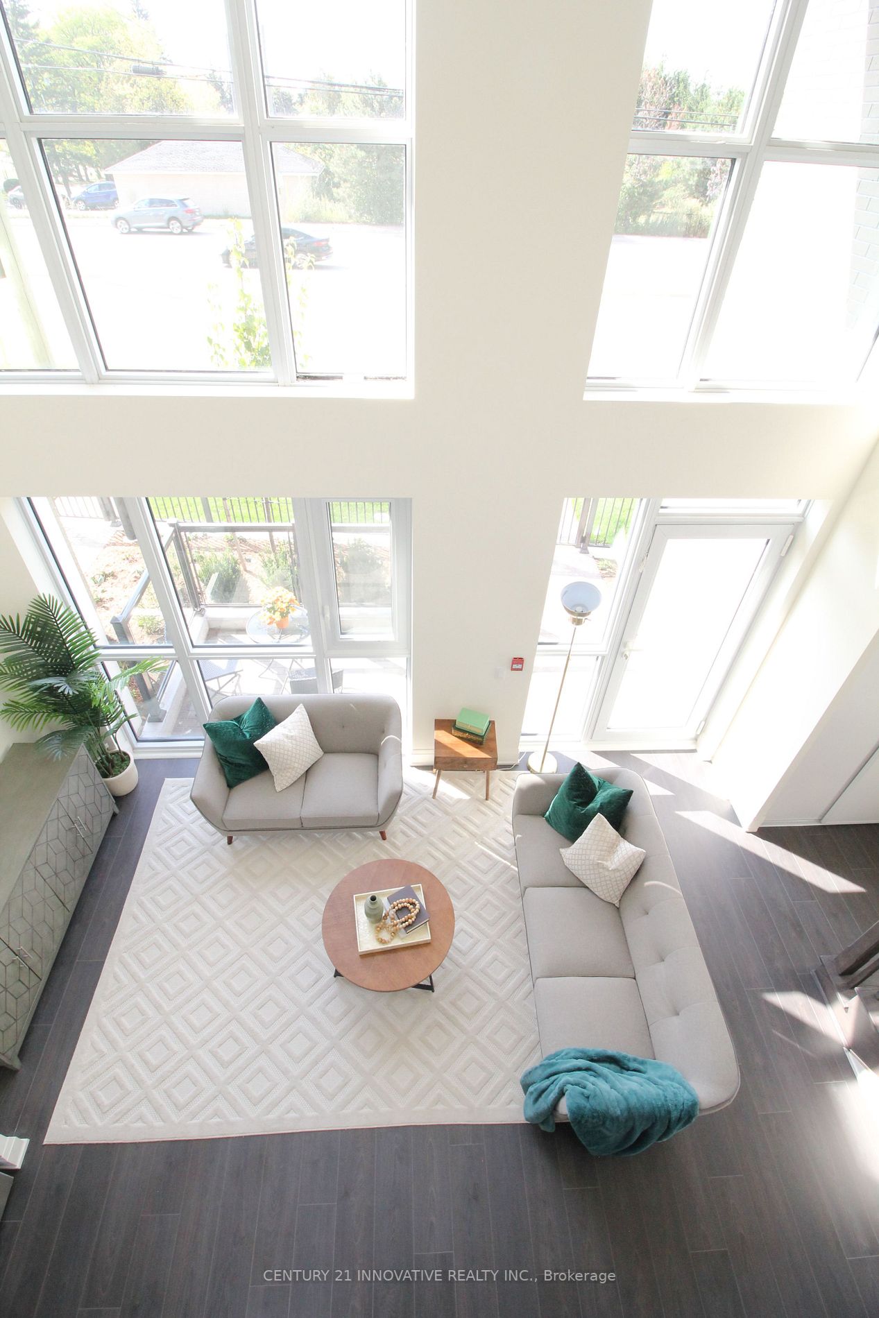 509 Dundas St W, #102