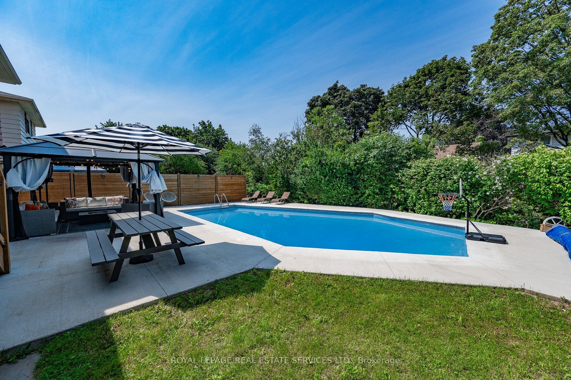 36 Erindale Cres