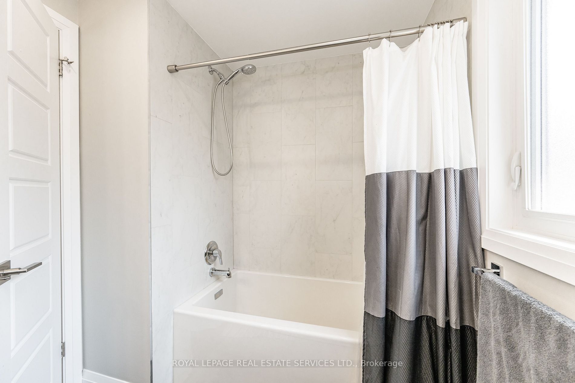 36 Erindale Cres