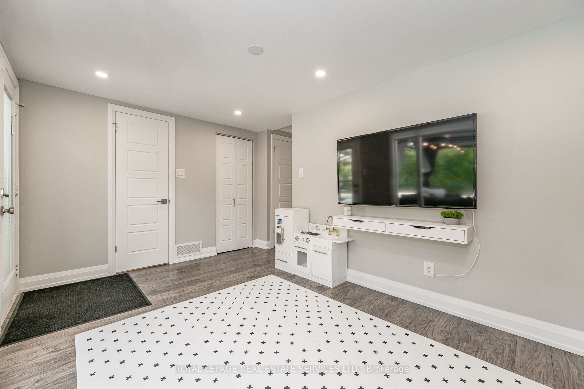 36 Erindale Cres