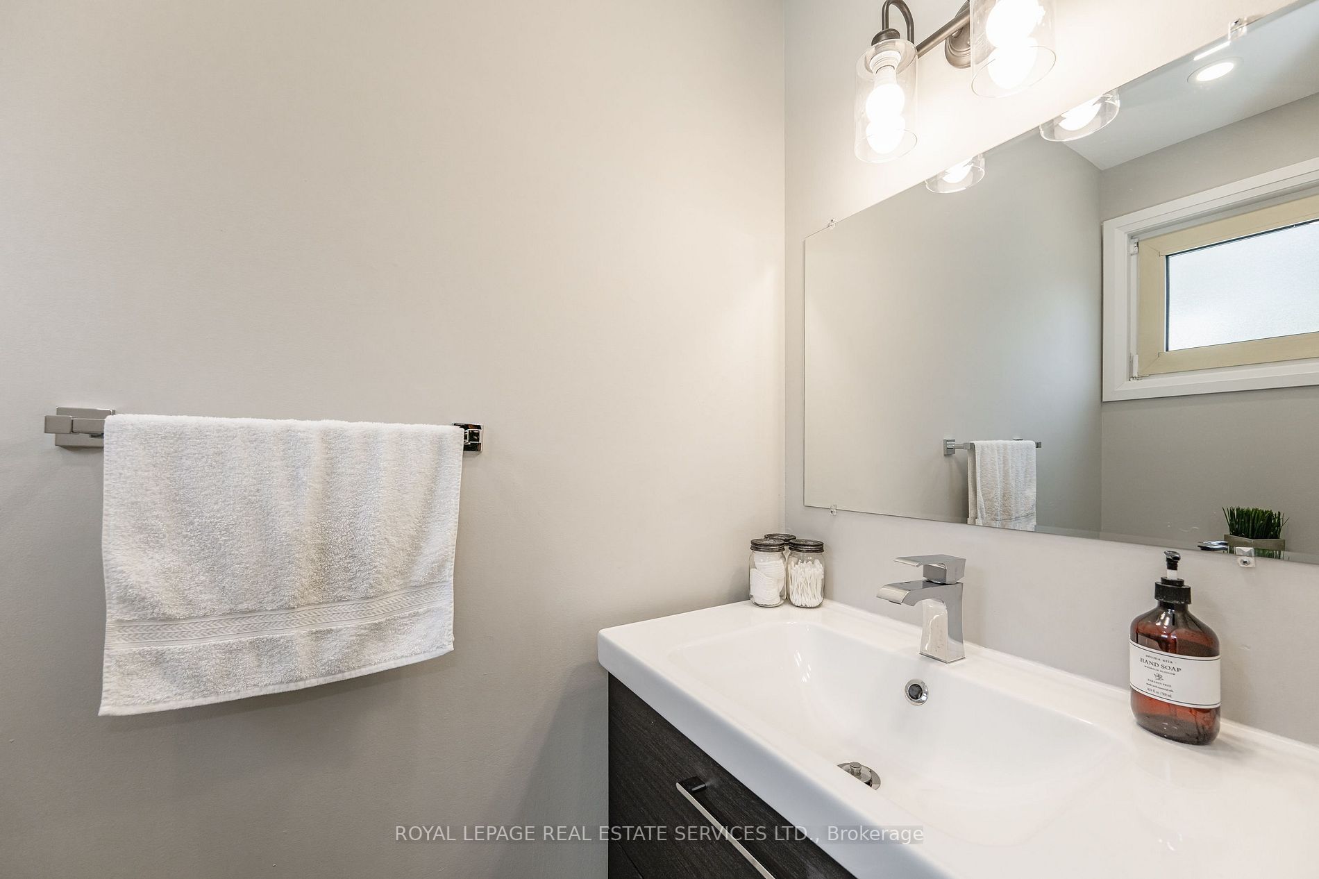 36 Erindale Cres