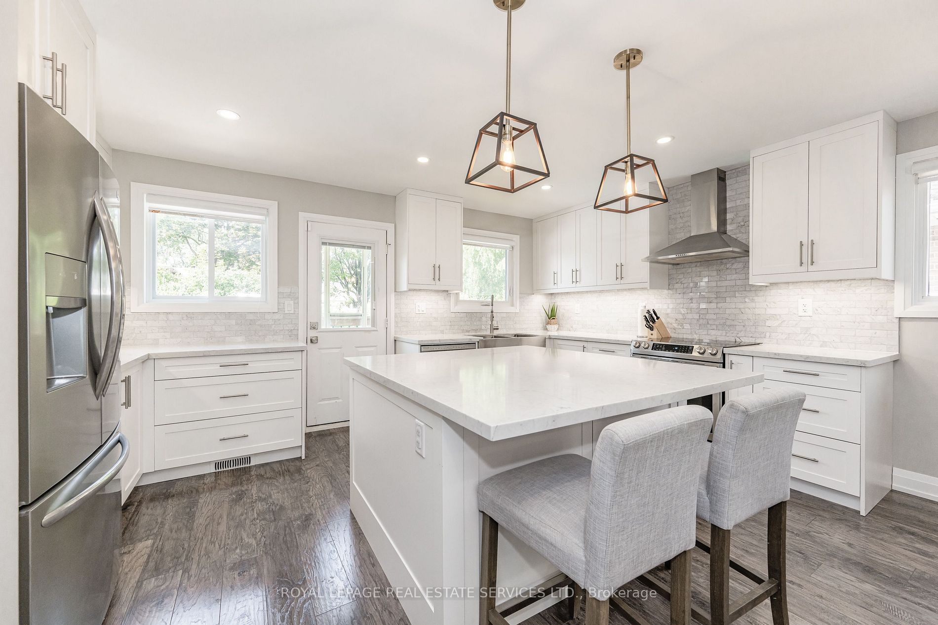 36 Erindale Cres