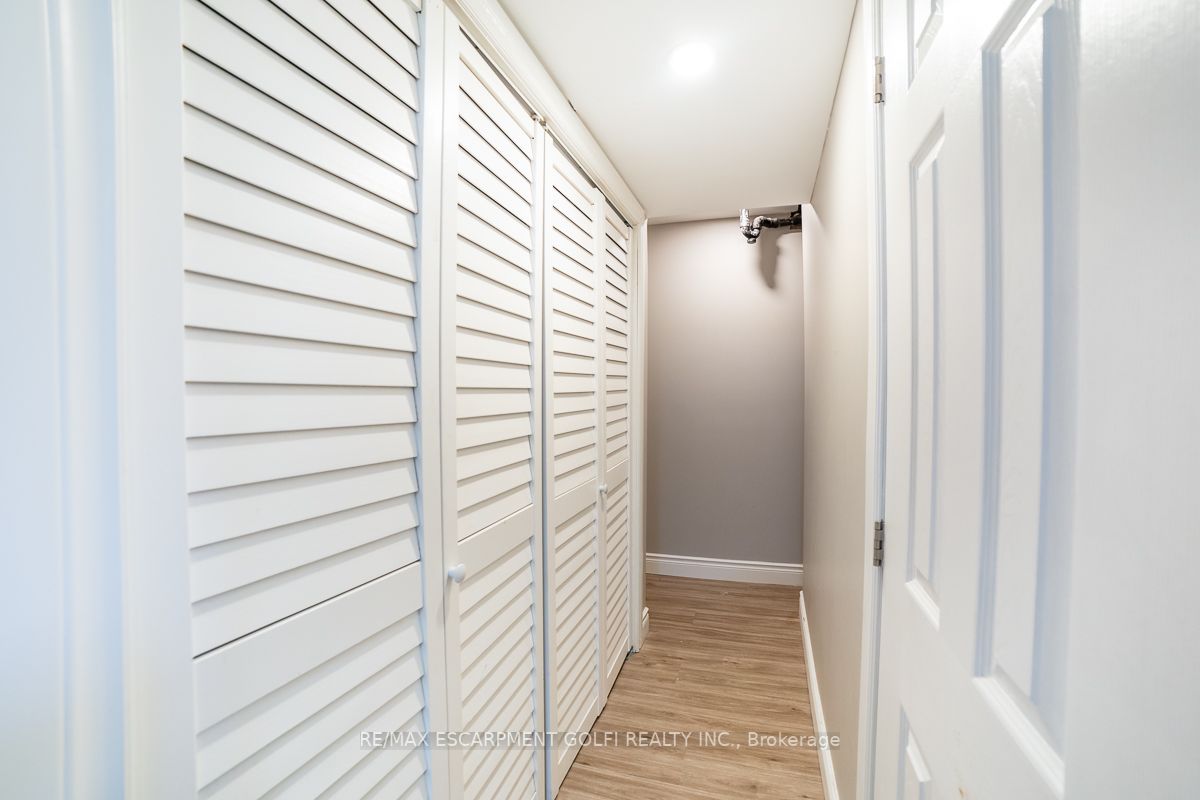 706 Irving Terr
