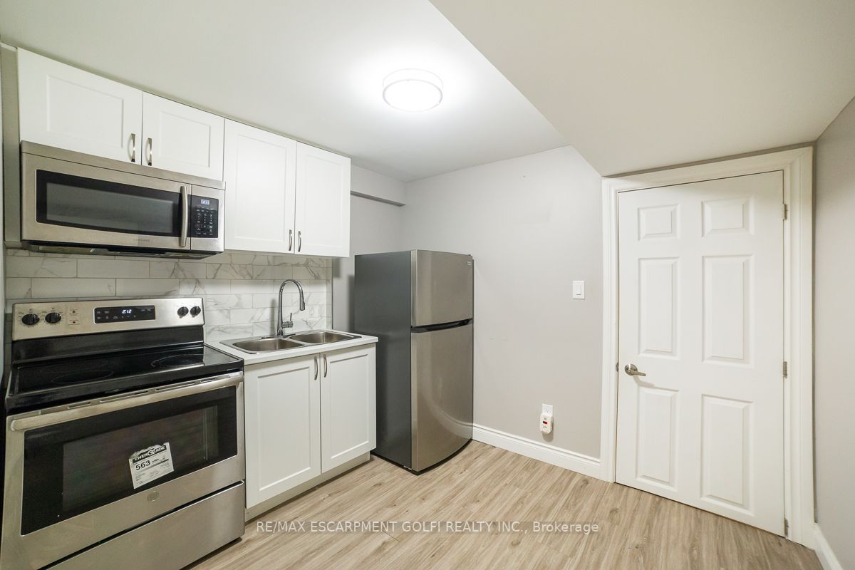 706 Irving Terr