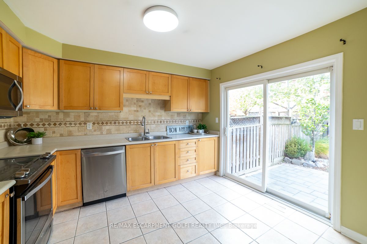 706 Irving Terr