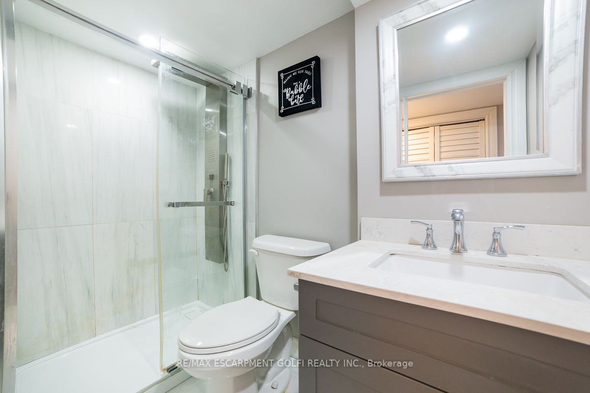 706 Irving Terr