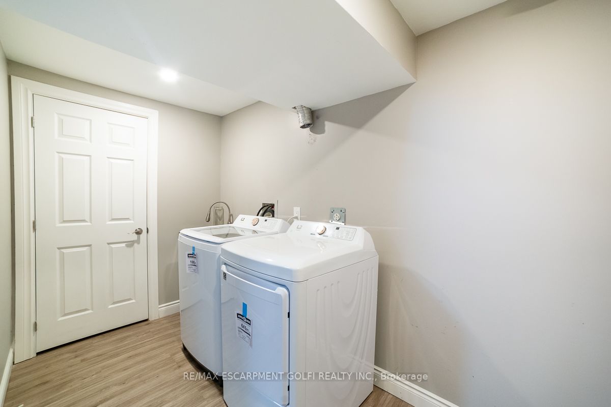 706 Irving Terr