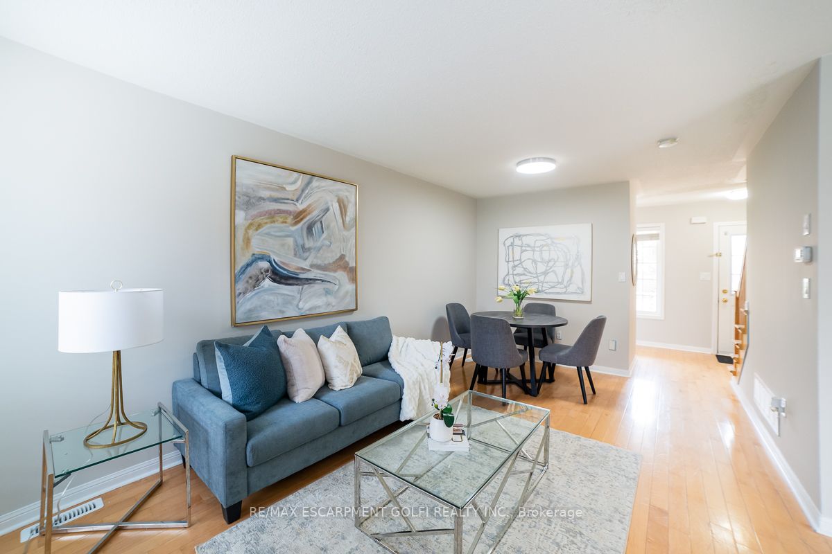 706 Irving Terr