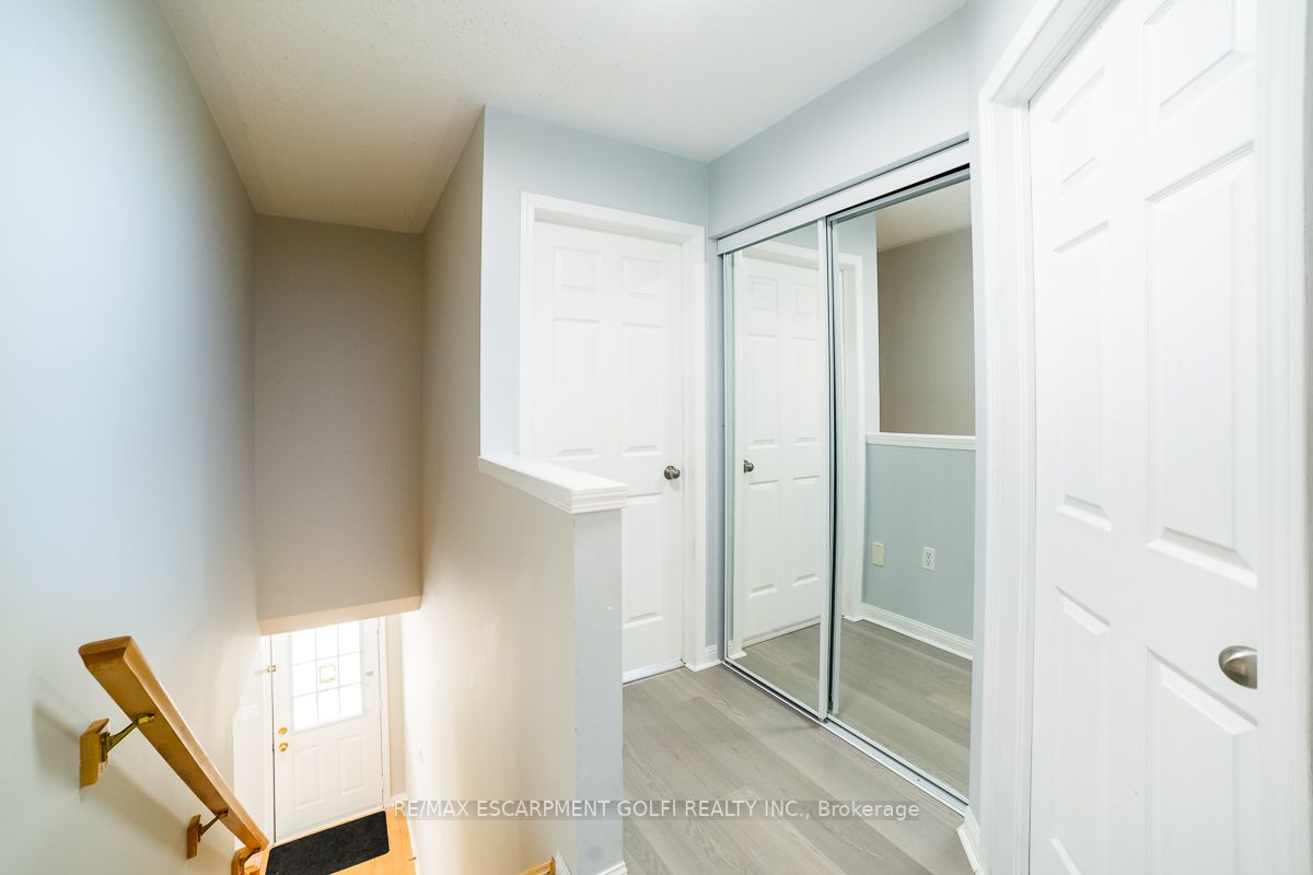 706 Irving Terr