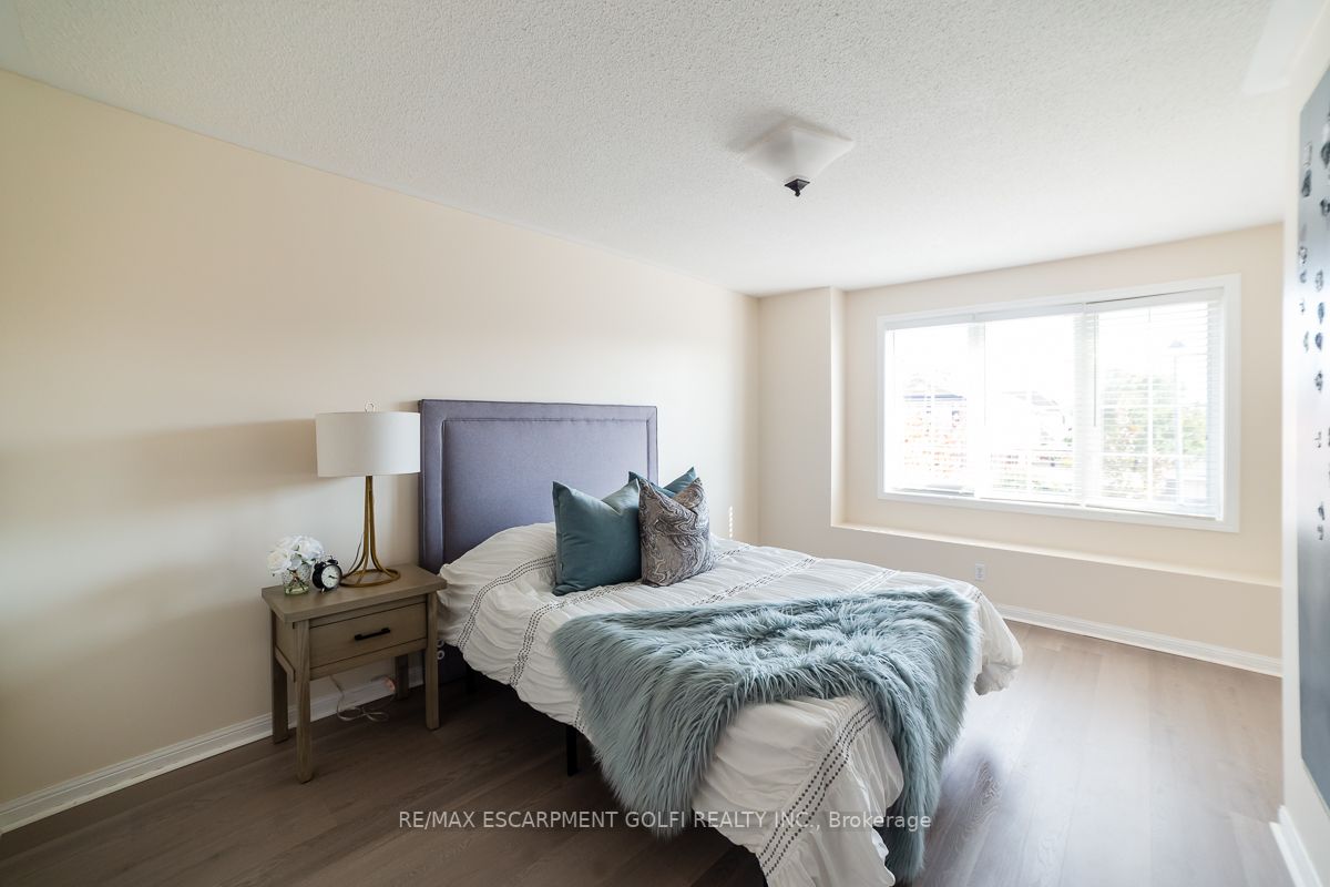 706 Irving Terr